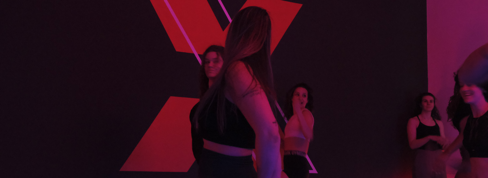 Heels Class bij Collab Studio’s Breda – Choreo op hakken Heels class Breda bij Collab Studio’s – dansers oefenen choreografie op hakken