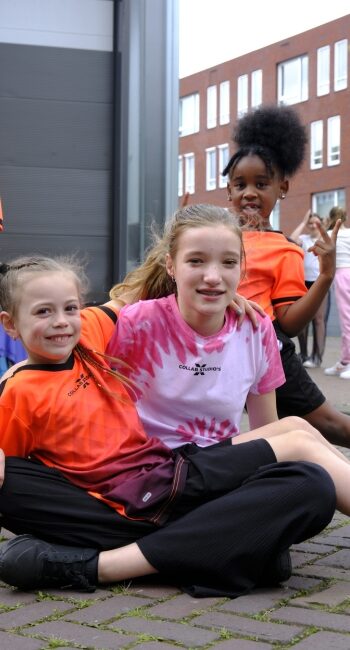 Dansende kids die streetdance doen bij dansschool collab studios