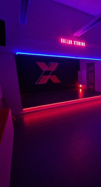 Professionele zaal huren in Breda met ruime spiegelwand